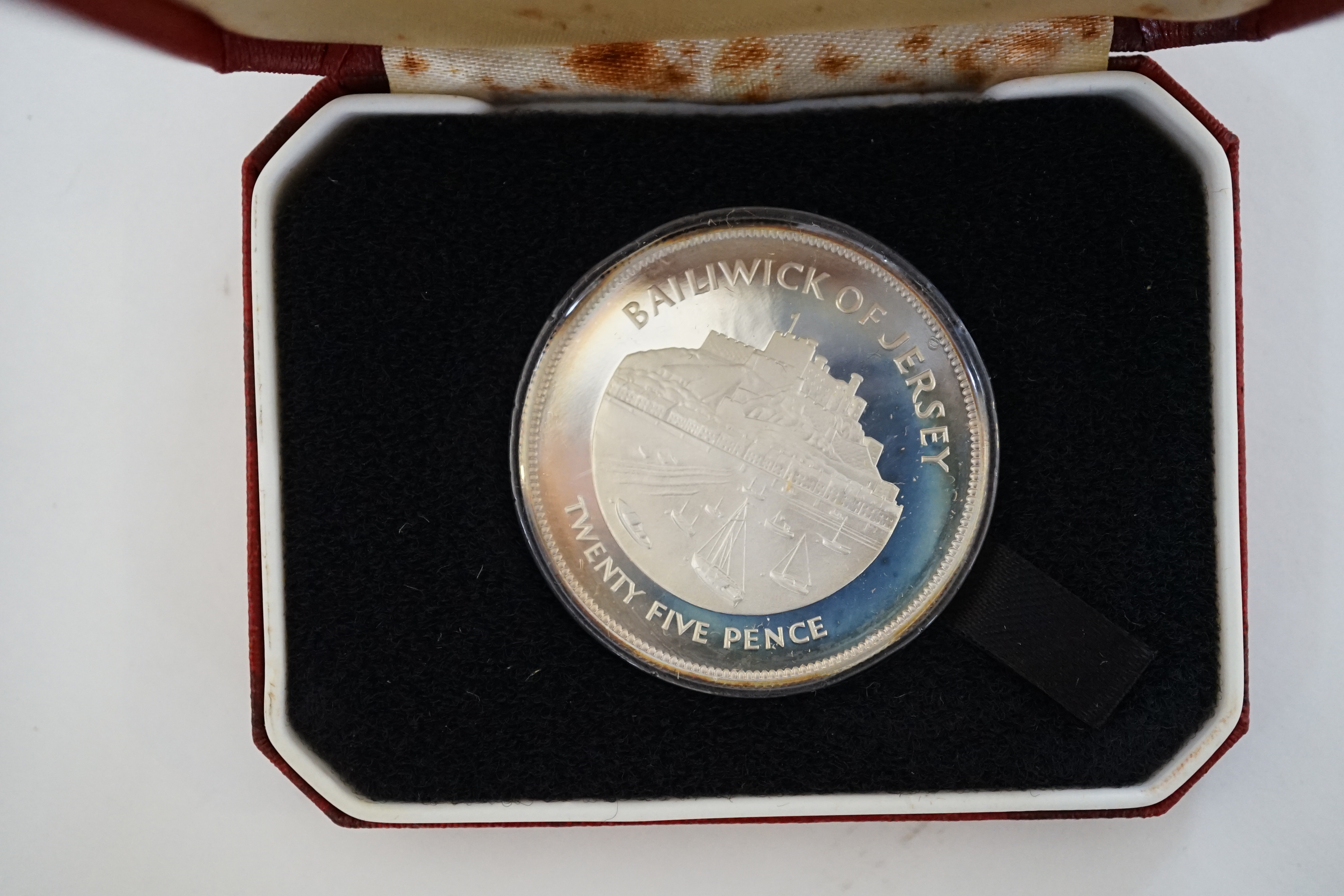 British and Crown dependency Royal Mint proof silver coins and medals comprising 25th anniversary coronation HM Queen Elizabeth II, College of arms quincentenary medal, 1984, three Bailiwick of Guernsey, three 1978 Royal